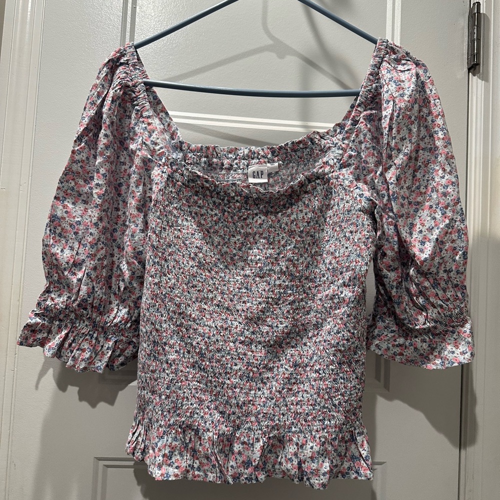 GAP NWT Floral Smocked Blouse - Pink and White